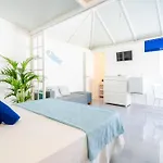 Penzion Neon Tenerife 3*
