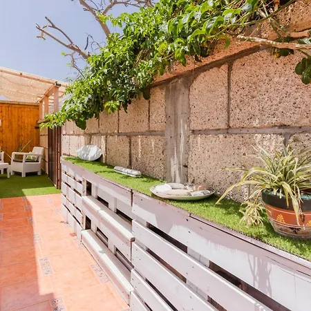 Neon Tenerife Guest house