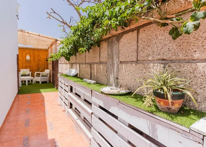 Neon Tenerife Guest house