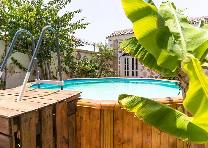 Neon Tenerife Guest house